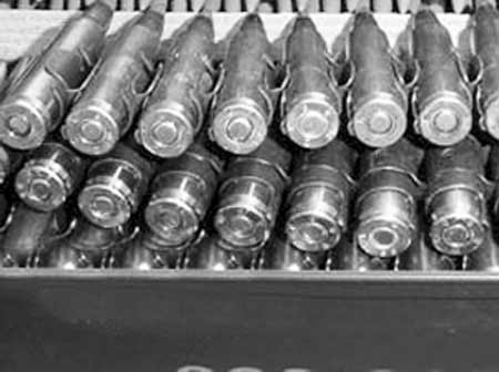  p>灰色子弹,指没有当上银色子弹的亲们,多指失落的柯南亲们. /p>