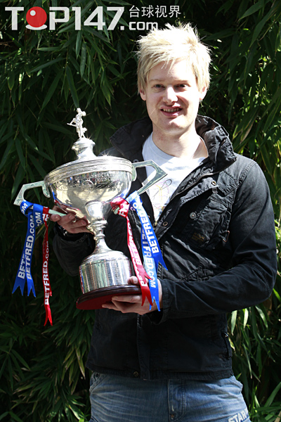  p>尼尔·罗伯逊,1982年2月11日出生于澳大利亚,澳大利亚职业斯诺克