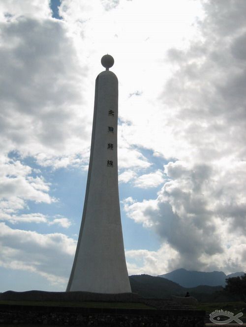 北回归线标志碑