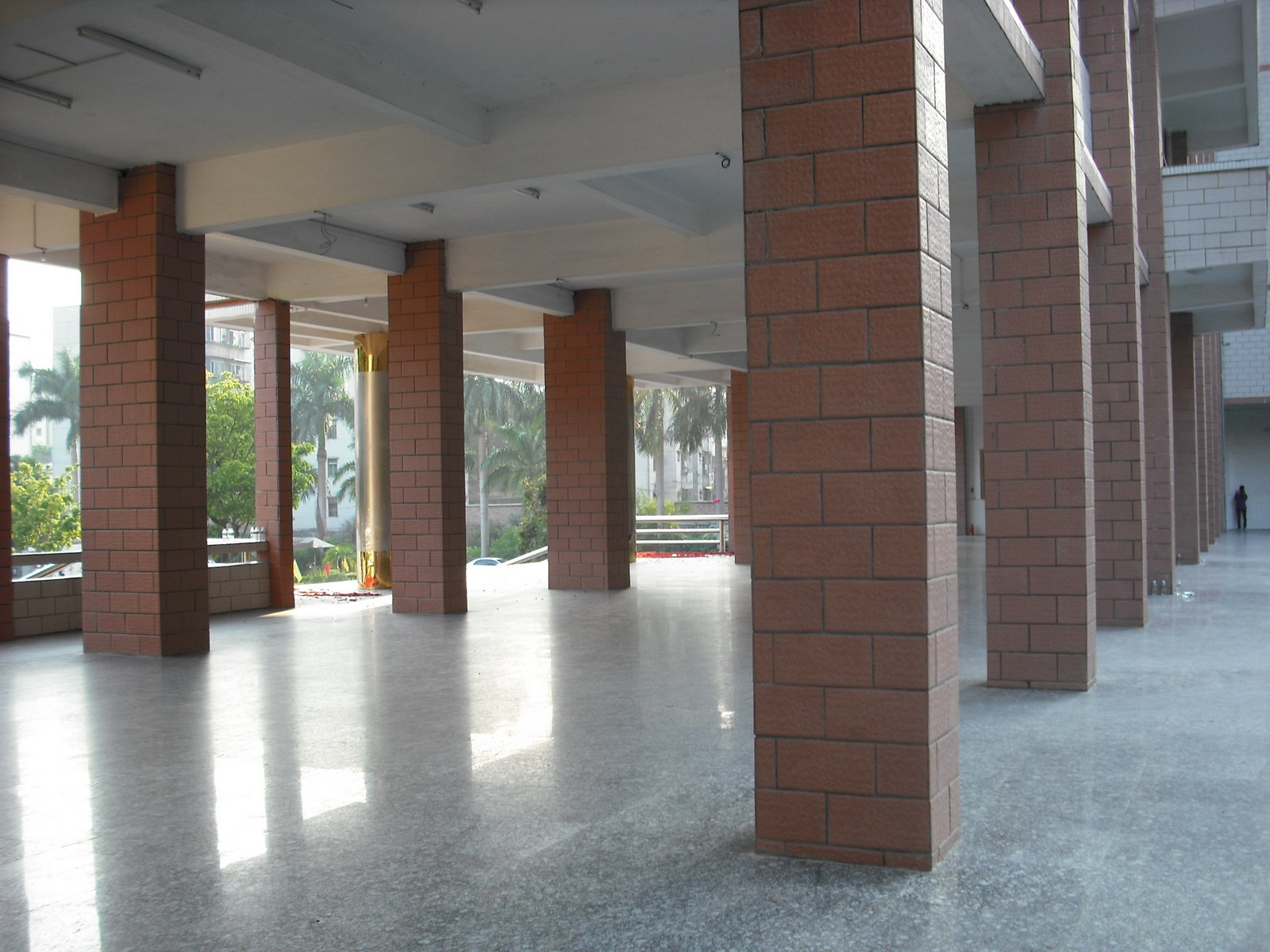  p>信宜市华侨中学创办于1957年,是信宜市"五大优质高中强校"之一,除