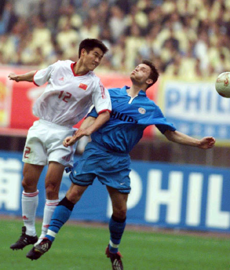  p>宿茂臻,1972年9月1日出生于山东省青岛市,祖籍四川省,前中国足球