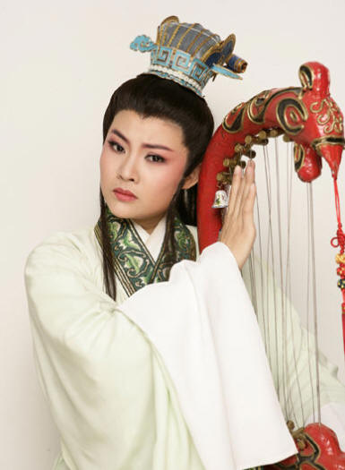  p data-id="go05vlmrnh">王柔桑,国家一级演员,毕业于 a target="