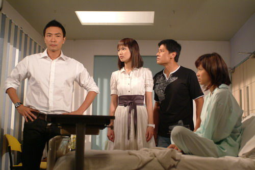  p>剧情:故事从80年代初开始,年轻寡妇"笑姑"( a target="_blank"