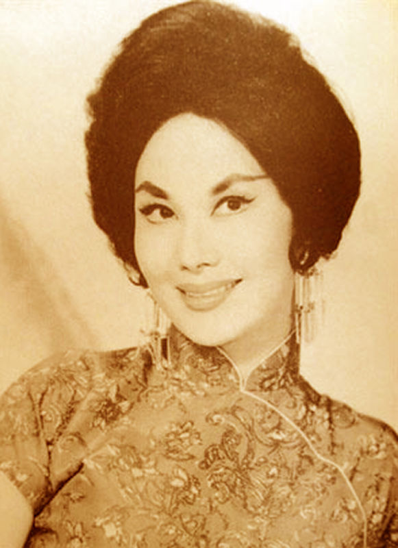  p>卢燕(lisa lu),1927年1月19日出生于北京市,美籍华裔女演员.