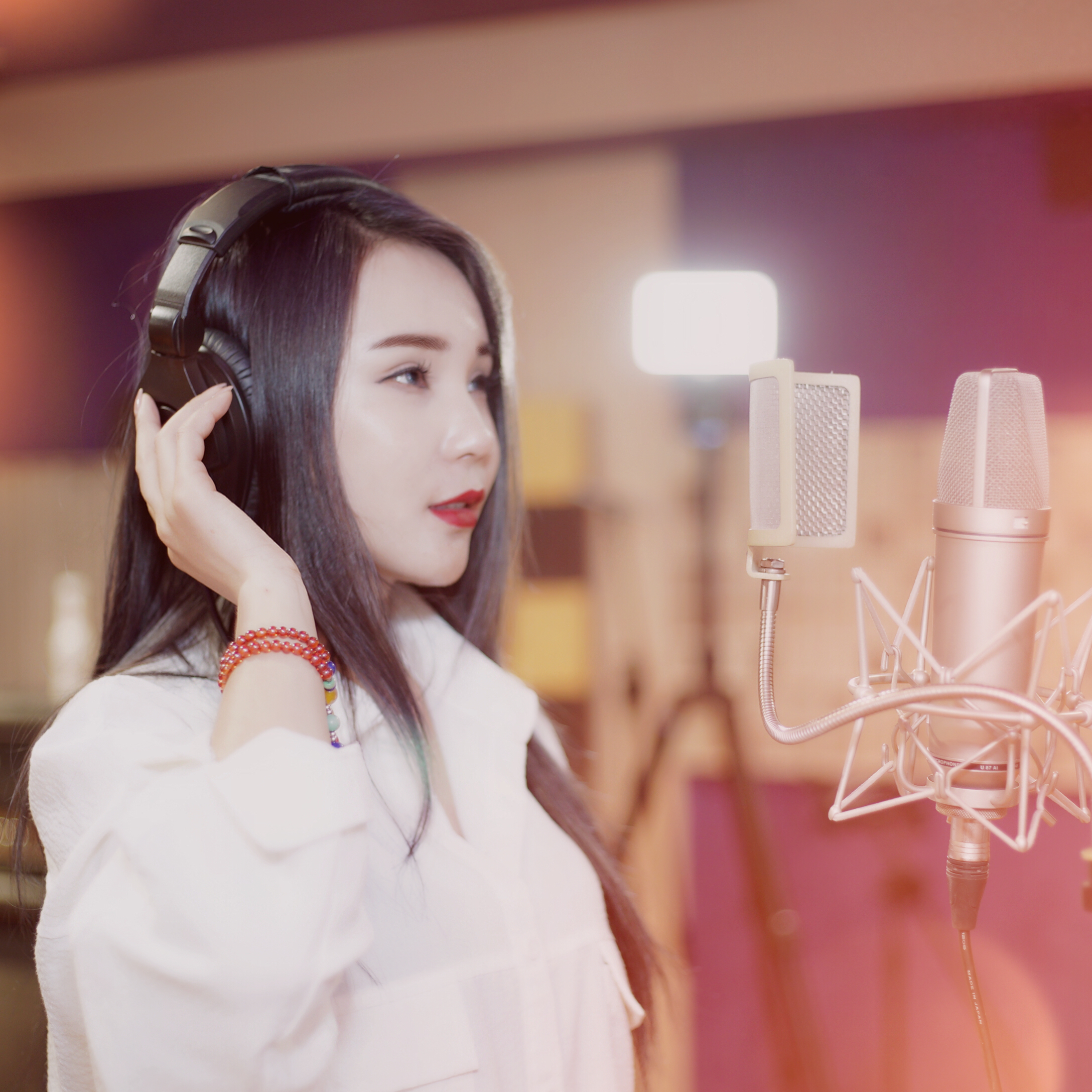  p data-id="gnbigeiz1k">天衣,中国内地流行乐女歌手. /p>