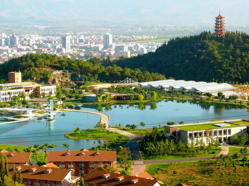  p data-id="gnhe5i0byr">云南庆来学校是由 a target="_blank" href=