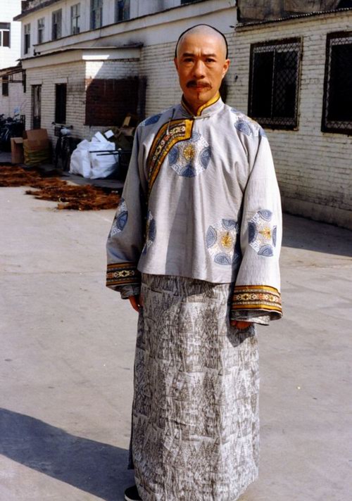 《曹雪芹》是由中央电视台中国电视剧制作