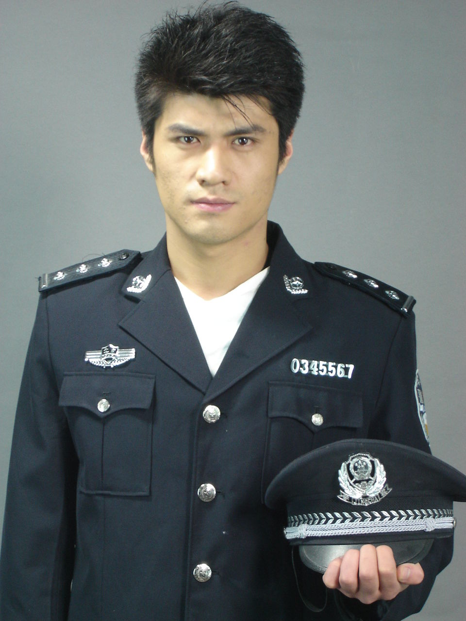 xcgbhfo">朱晓华,1986年8月26日出生于陕西省西安市,中国内地影视演员