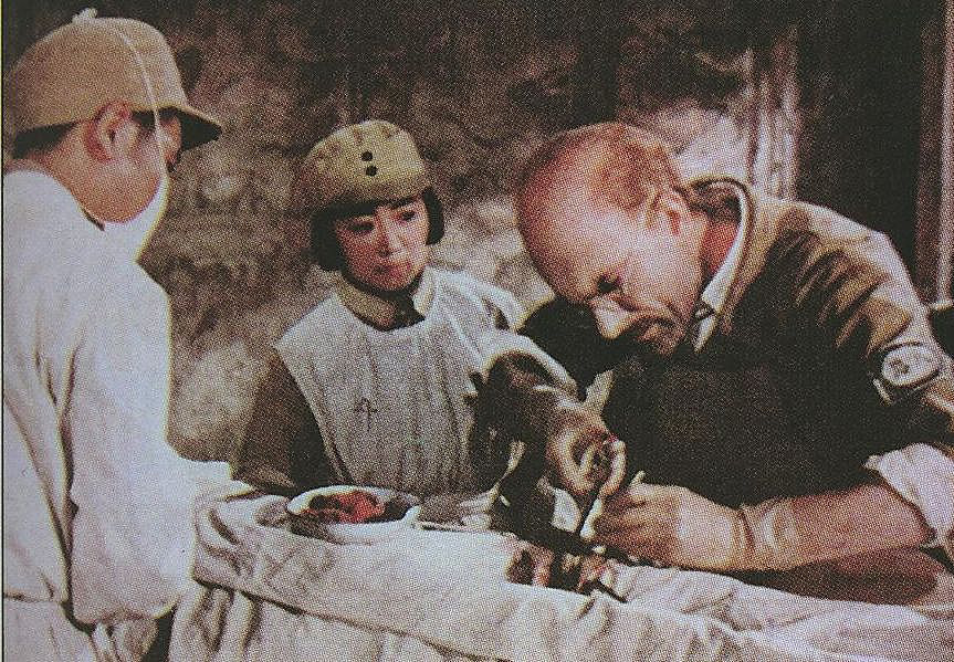  p>《白求恩大夫》是上海电影制片厂,八一电影制片厂联合拍摄的人物