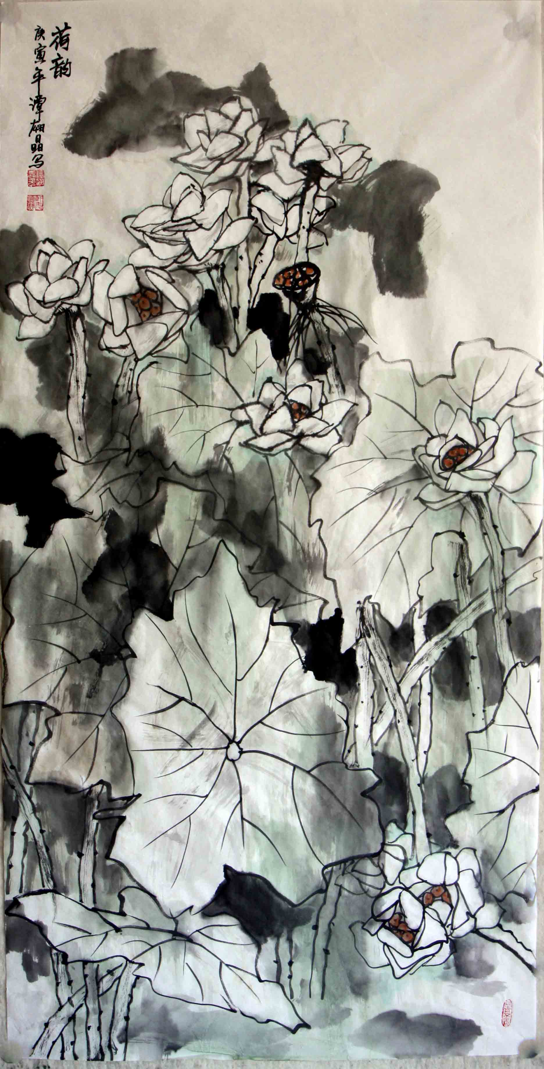 (谭红晶)早年毕业于解放军军医学院,后就读于中央美术学院国画系