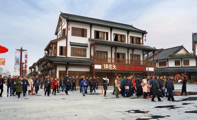  p data-id="gnasy6af14">湖南省武冈市同保楼,地处春光大道与武冈