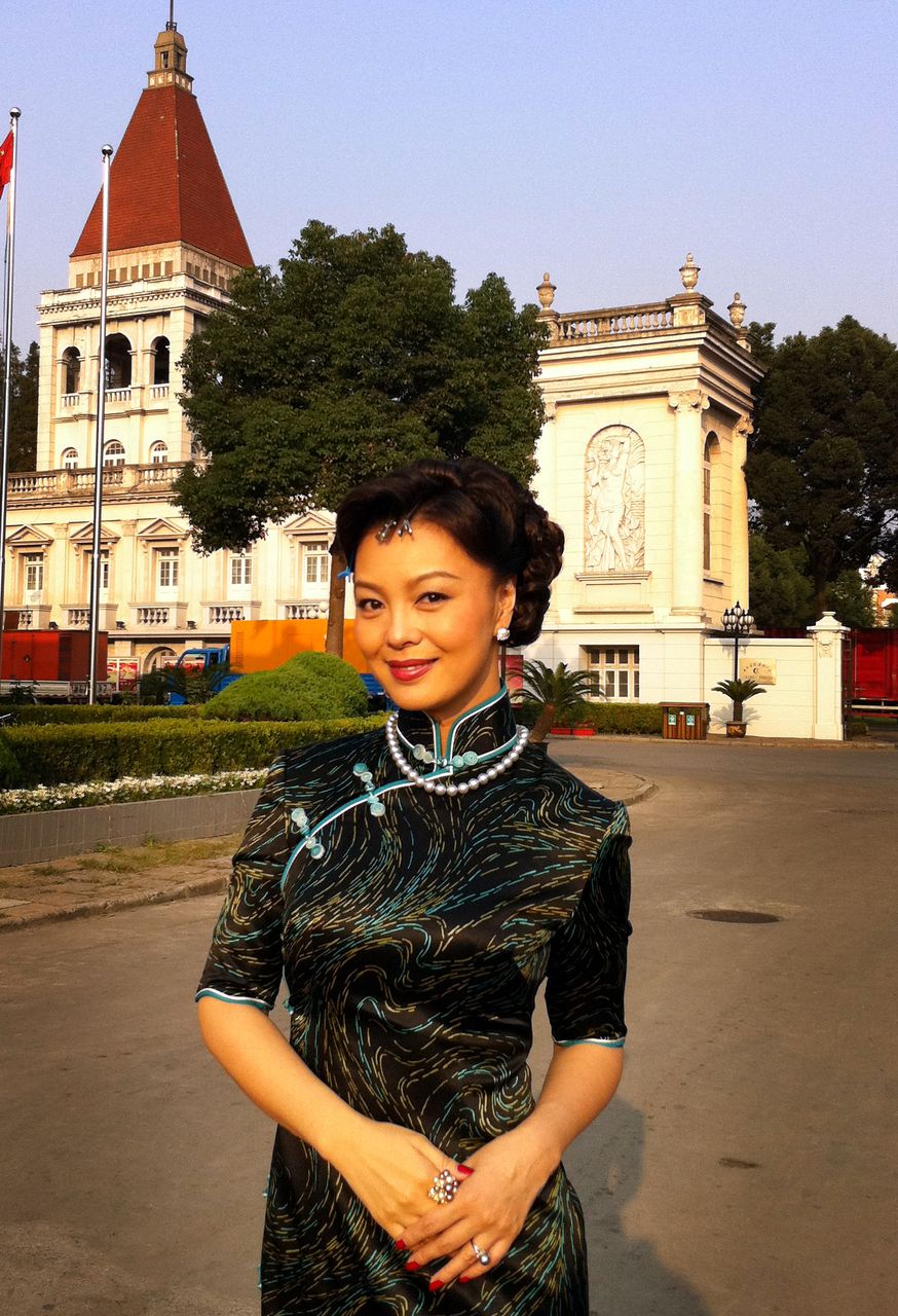  p>荣蓉,国家二级演员,制片人,毕业于 a target="_blank" href="/item