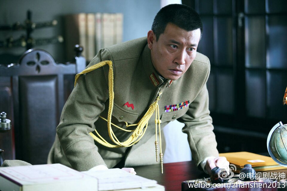  p data-id="gncoobaybw">张鹰,山东青岛人,中国男演员.