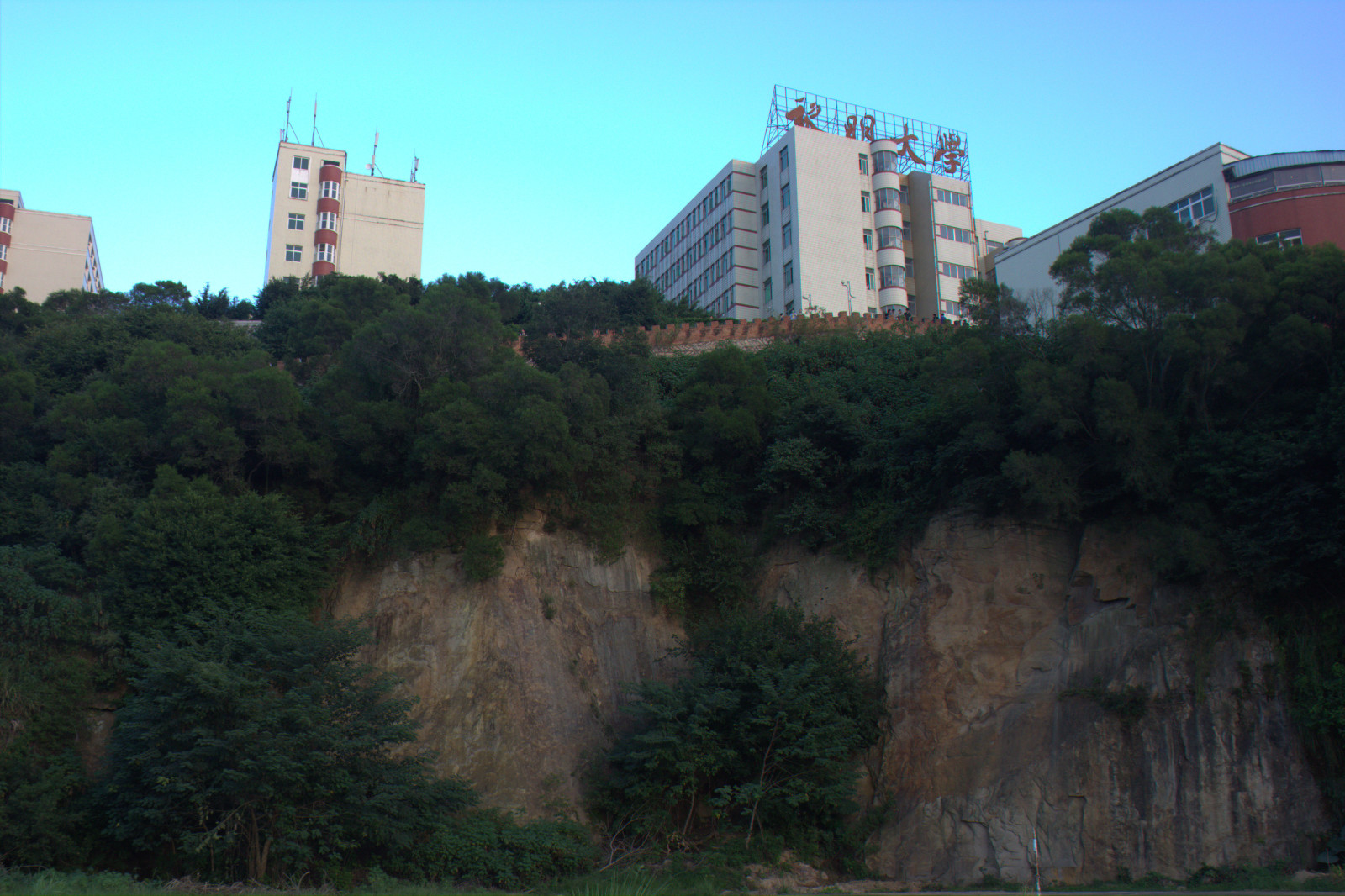黎明职业大学