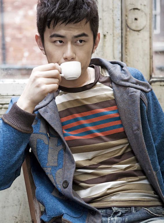  p>王睿,1986年7月19日出生于江苏省徐州市,中国内地影视男演员,流行