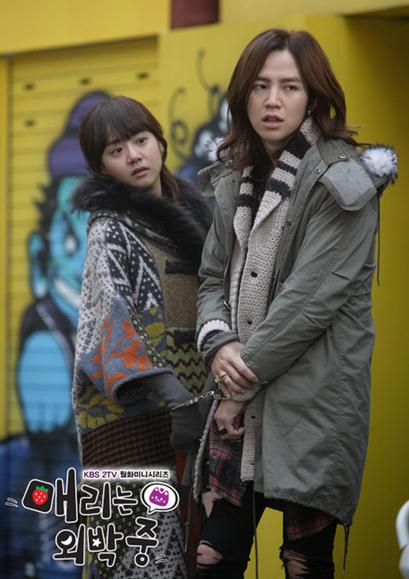  p> a target="_blank" href="/item/文瑾莹">文瑾莹 /a>,即文根英