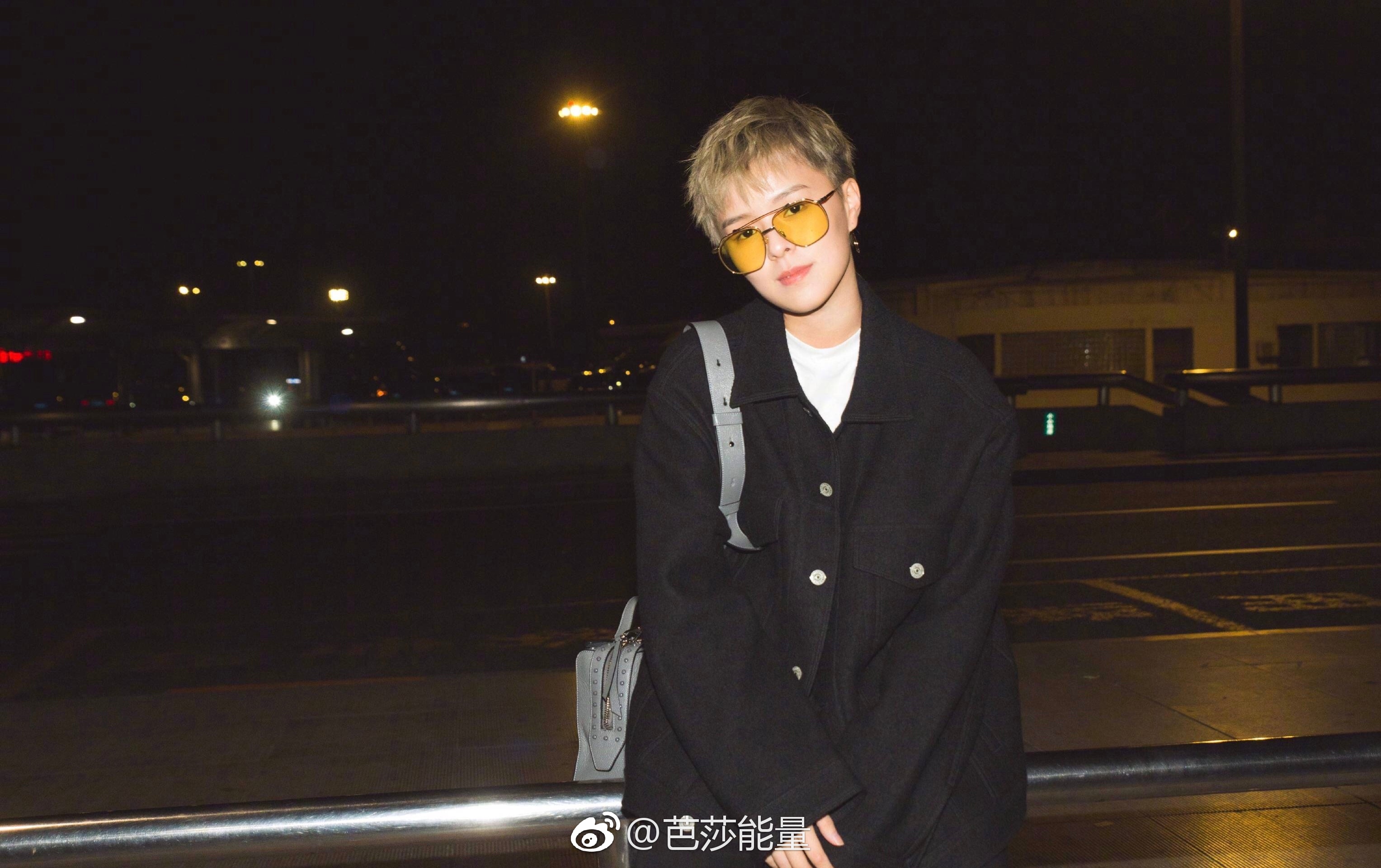  p>杨芸晴(sunnee),1996年9月28日出生于泰国曼谷,泰籍华裔女歌手