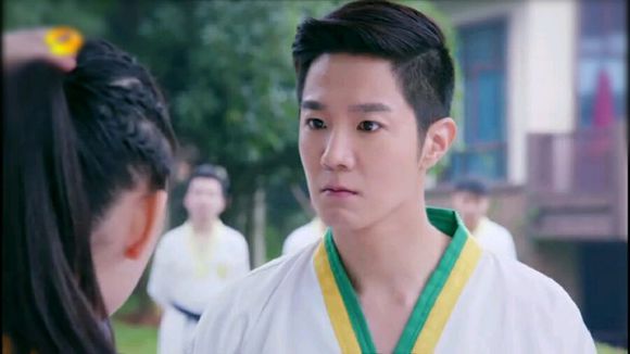 《 a target="_blank" href="/item/旋风少女/16183458" data-l