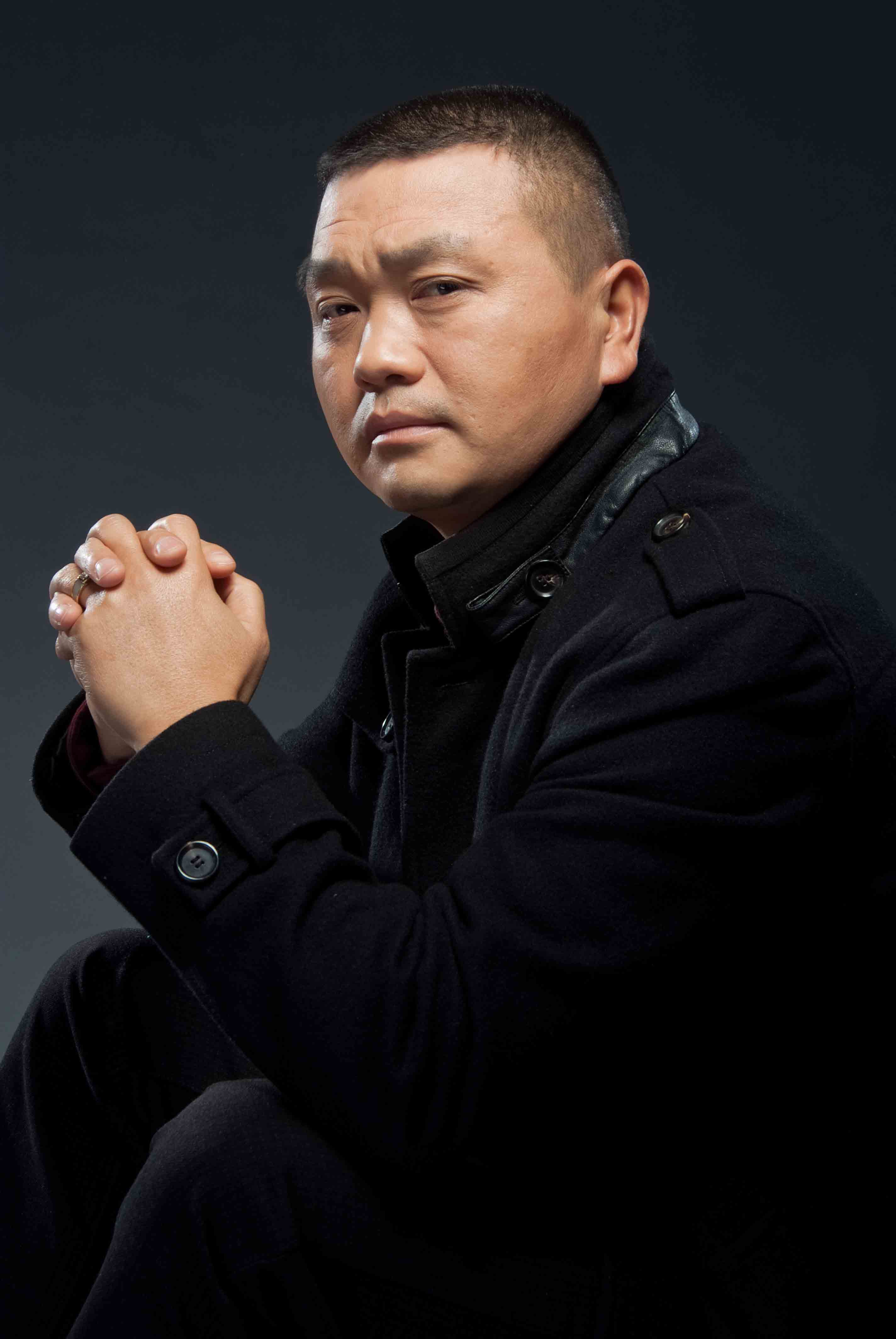  p data-id="suqdf2jjtv8n">成雄志,1977年出