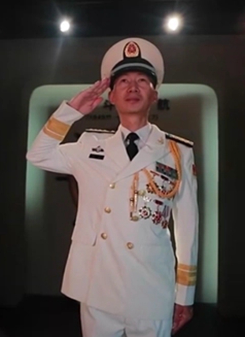  p data-id="tjz8cilpnfkh">胡杰,男,1978年出生,浙江舟山人.