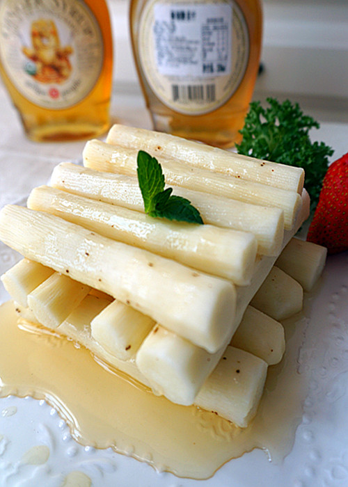  p>蜜汁糖山药是一道菜品,主料是山药,冰糖. /p>