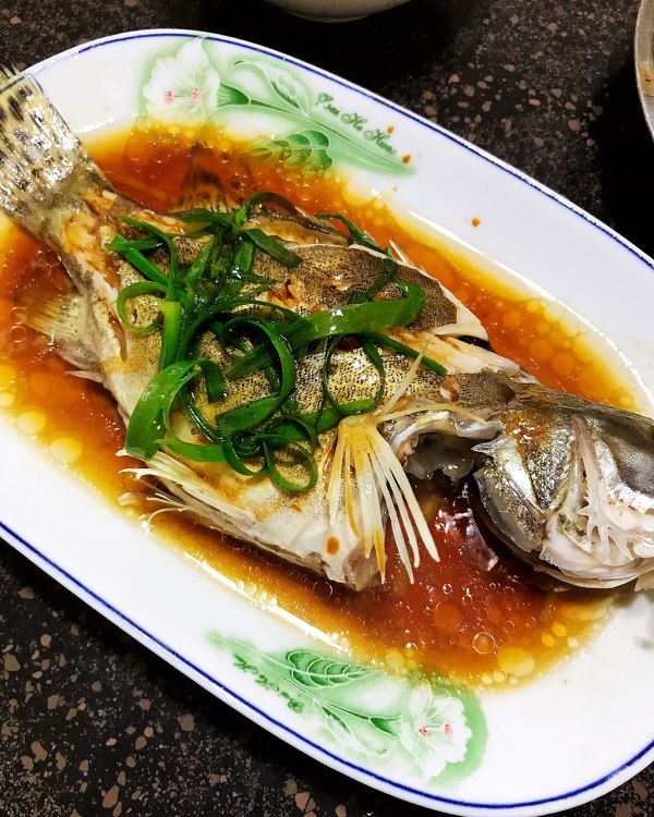 黄豆酱蒸鲈鱼