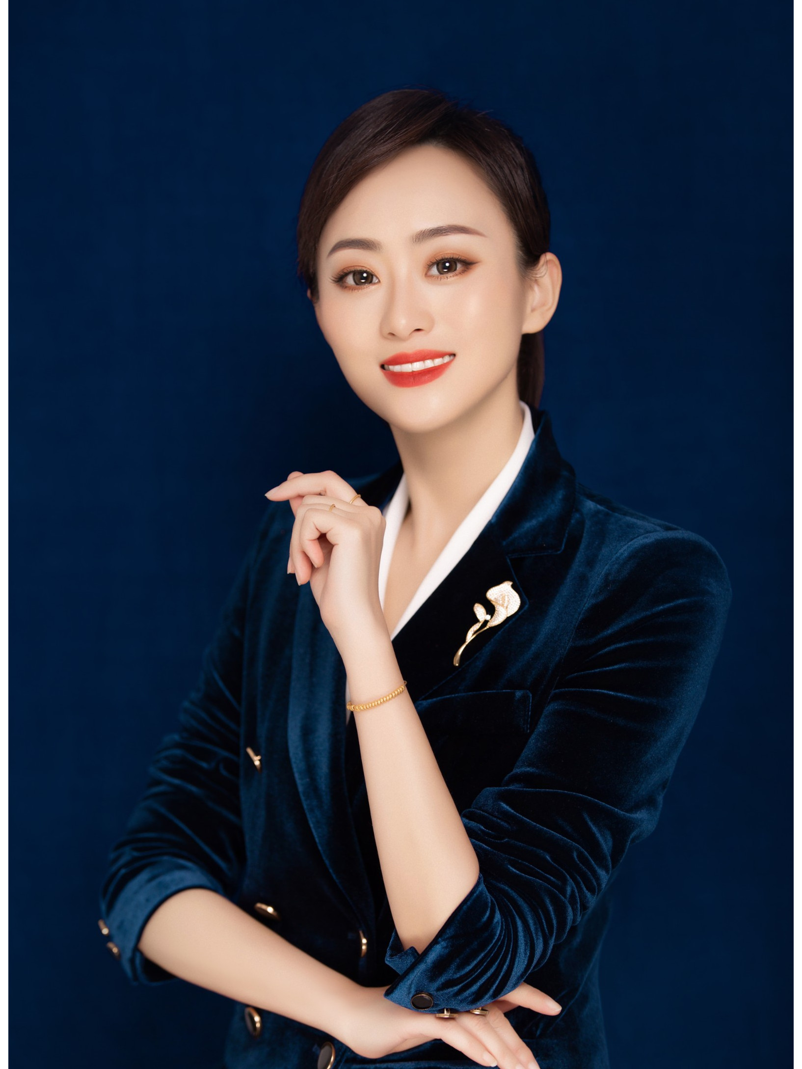 德州电视台新闻频道《直播德州》栏目主持人,一级播音员<span class="