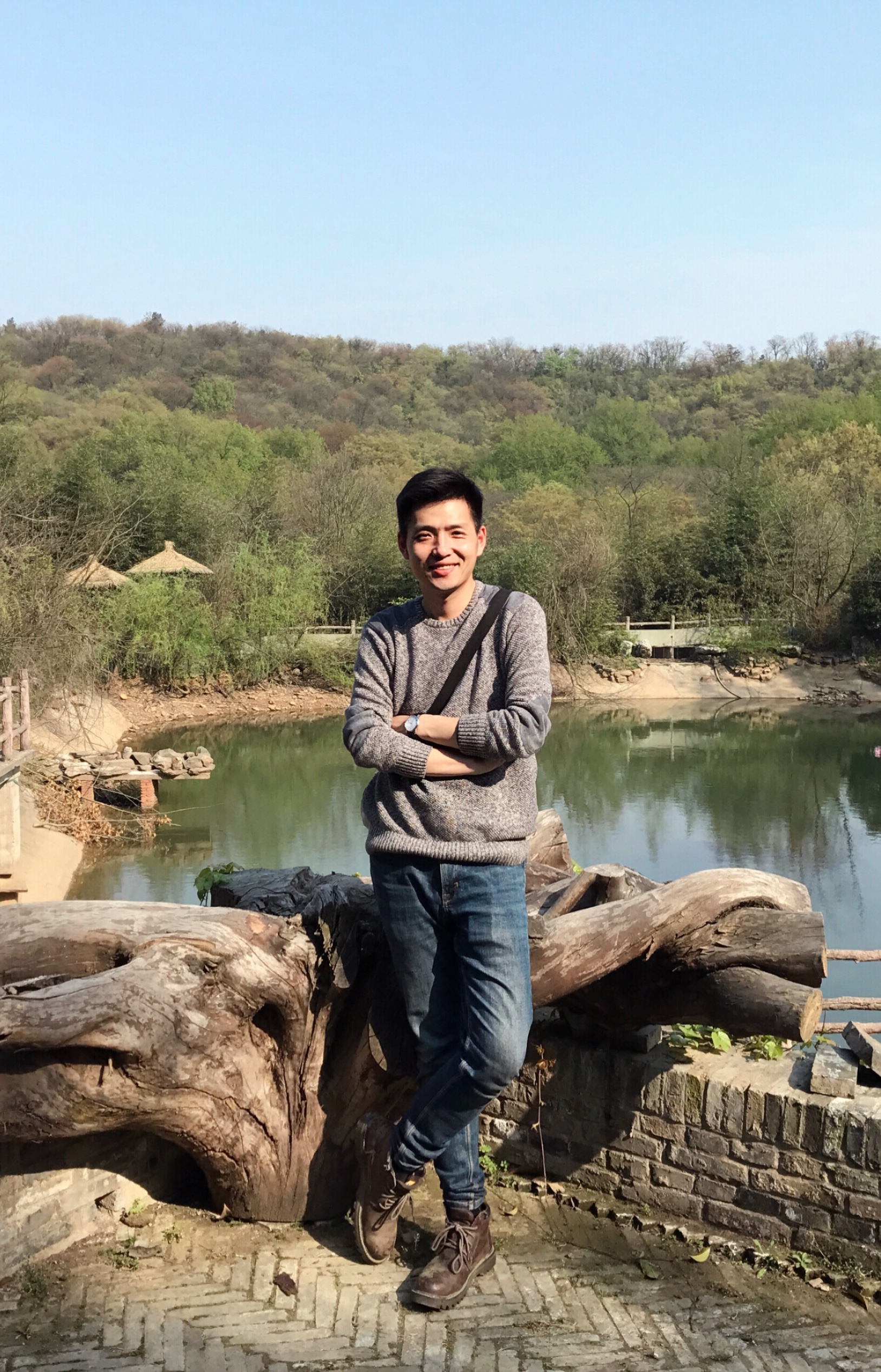  p data-id="tvashvuvqvgs">刘康,1989年生,江苏常州人.