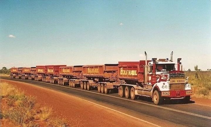 > a target="_blank" href="/item/公路列车">公路列车 /a> /b>的误称