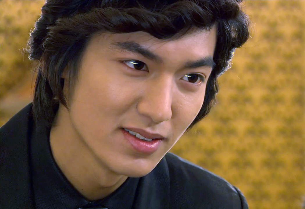  p>具俊表是韩国电视剧《花样男子》中人物,世界知名的韩国顶级超级大