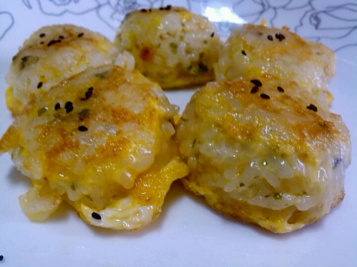 蛋煎饭团