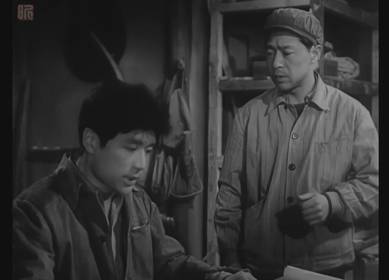 data-ctrid="thh7uf110tip">《青年鲁班》是一部拍摄于1964年黑白电影