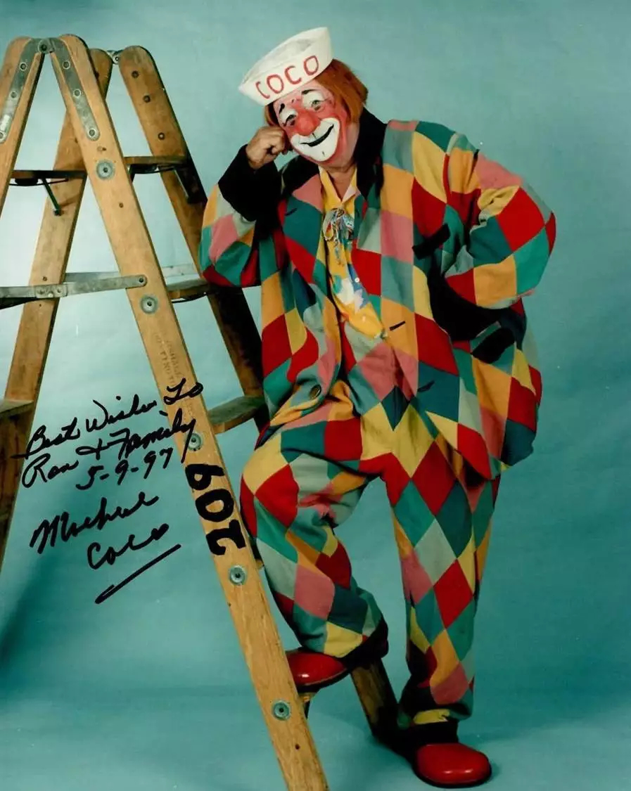 麦当劳叔叔的奇怪人设历史_百科TA说