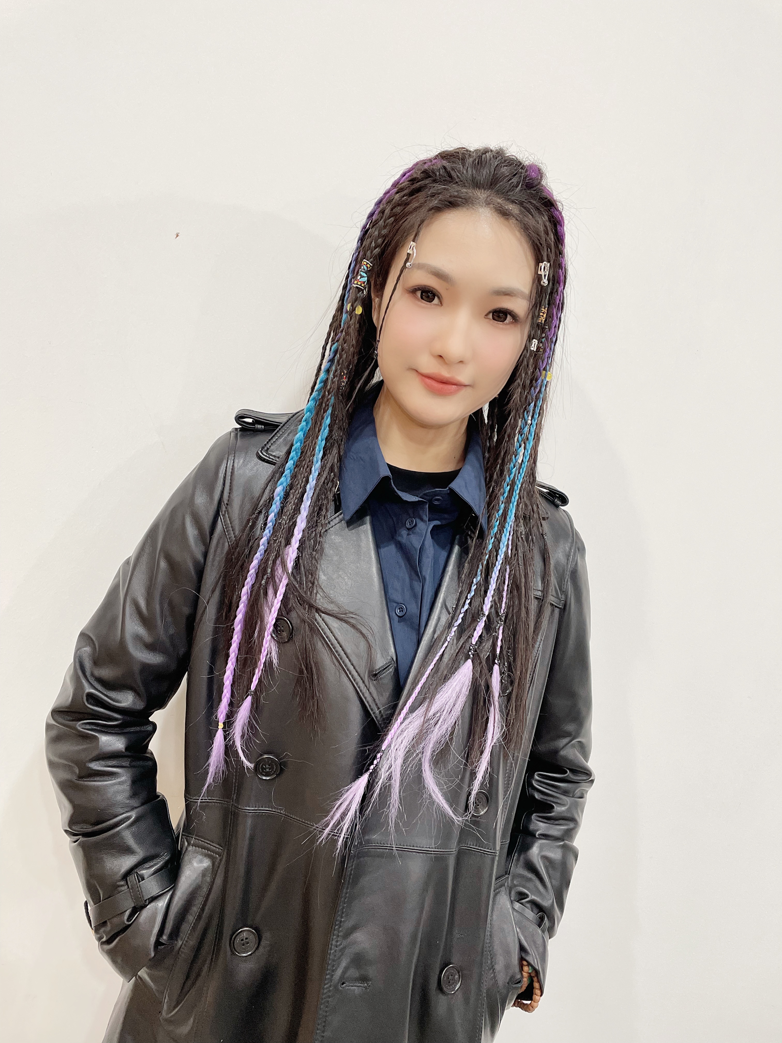 data-ctrid="2hznjljovf8">德德,原名德吉措,出生于青海贵德,歌手