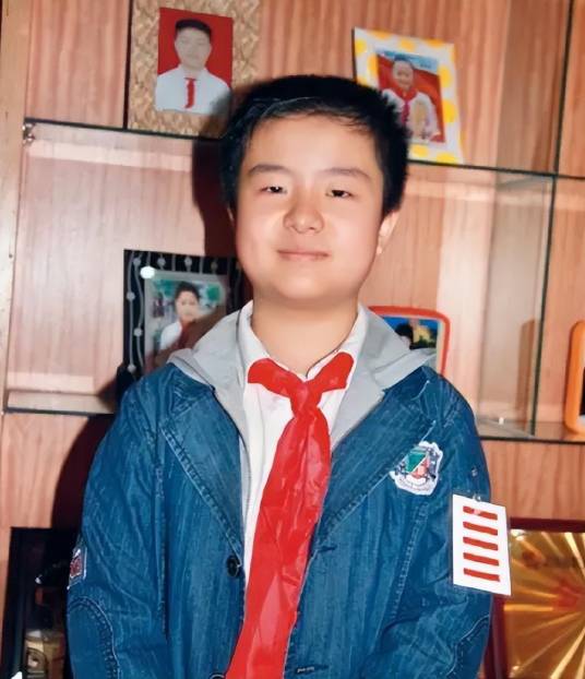 “五道杠少年”事件_百度百科