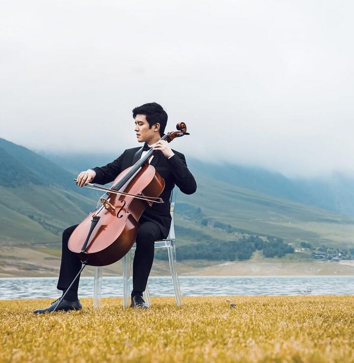  p>潘畅,男,1988年出生于四川成都,大提琴演奏家,毕业于耶鲁音乐学院.