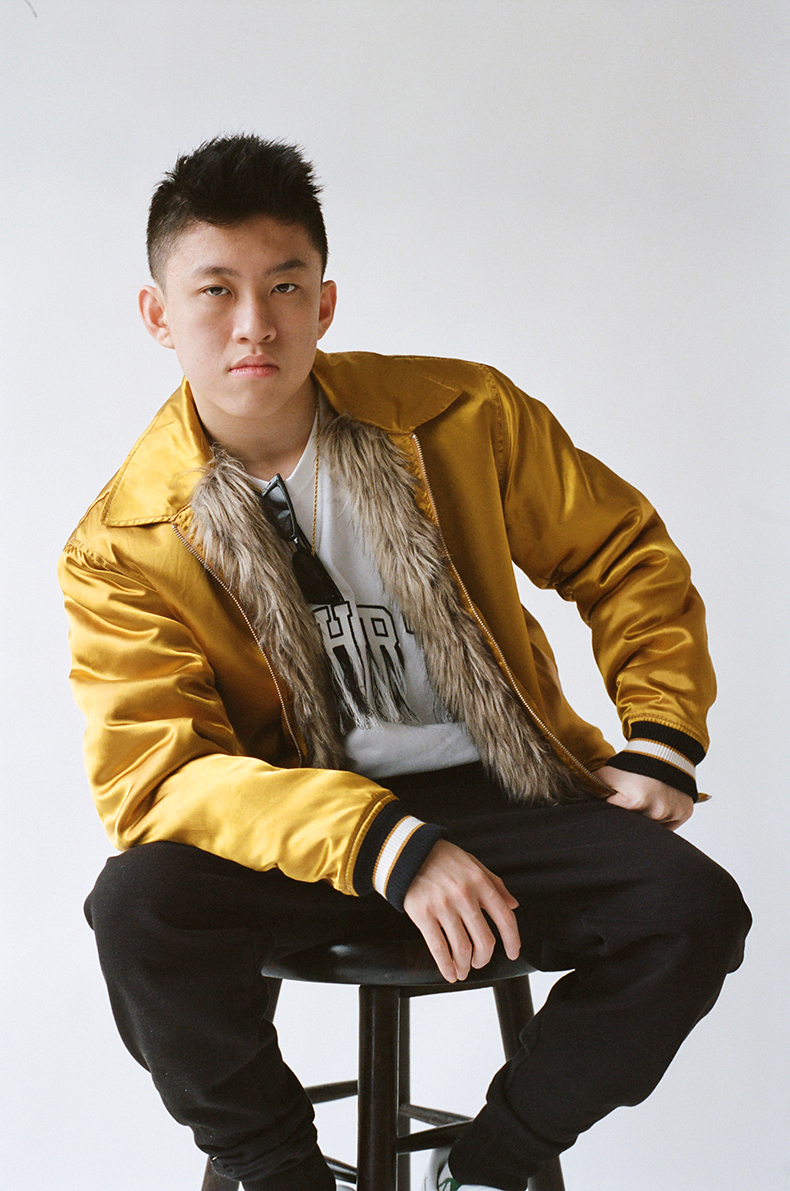 p>rich brian,曾用艺名rich chigga,本名布莱恩·伊曼纽 i>(brian i