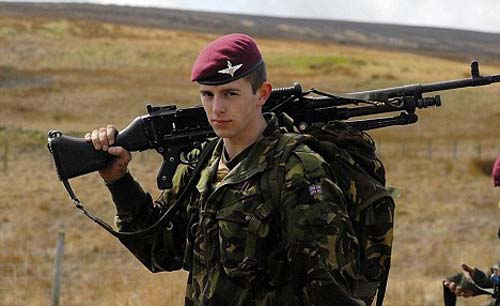  p>贝雷帽,音译自英语beret,可能起源于15世纪法国西南部比利牛斯地区