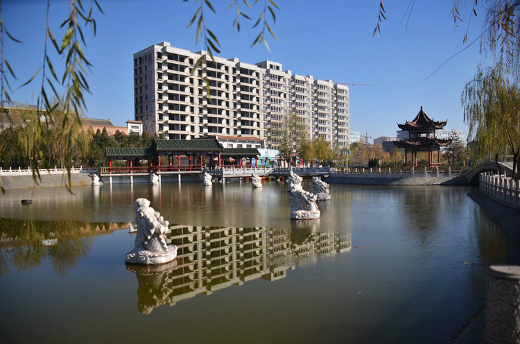  p data-id="gnzlcyfuuy">九龙公园位于翼城县城南部,东与奥体中心