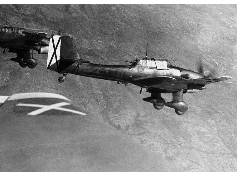 ju-87 斯图卡俯冲轰炸机