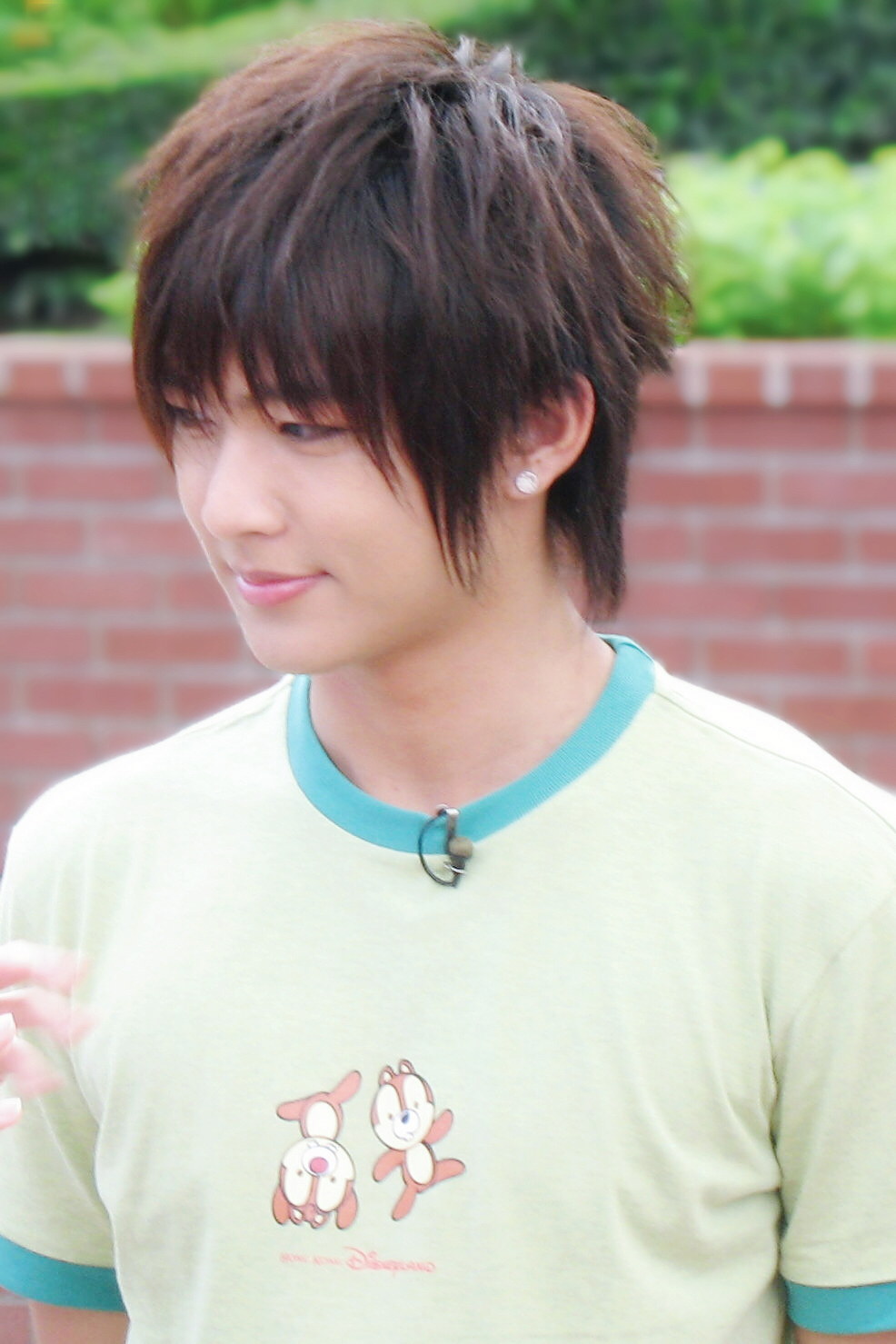  p>炎亚纶(aaron),本名吴庚霖,1985年11月20日出生于台湾省台北市