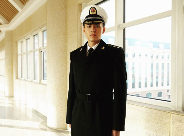 韩冰洋,2017年的潜艇电视剧《 a target="_blank" href="/item/深海