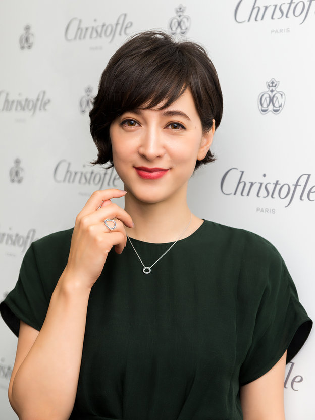  p>泷川雅美,1977年10月1日生于法国巴黎,日法混血儿,日本人气女主播.