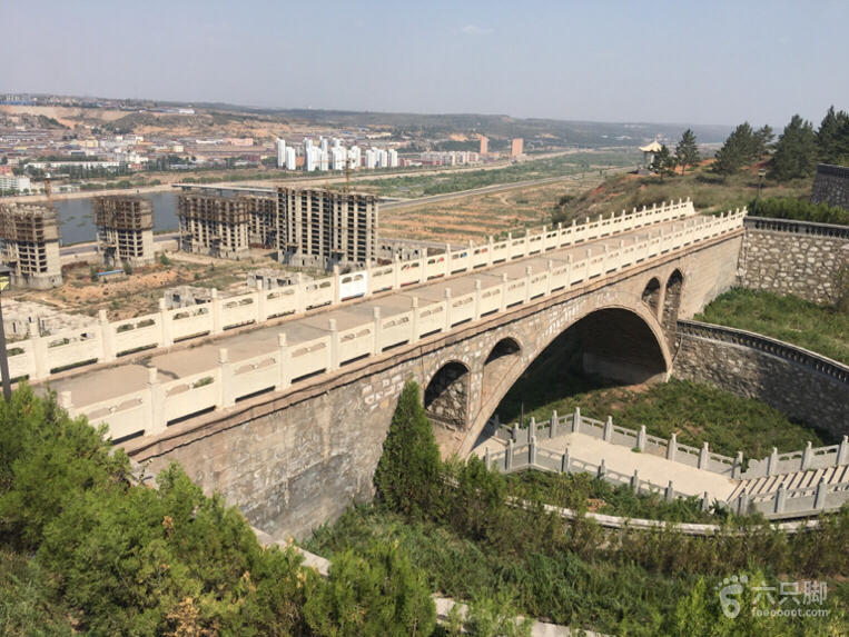  p>大柳塔镇位于陕西省 a target="_blank" href="/item/神木市