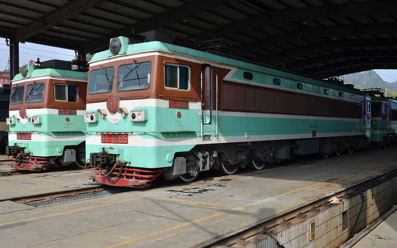  p> b>韶山3型电力机车 /b>(ss3),是 a target="_blank" href="/item