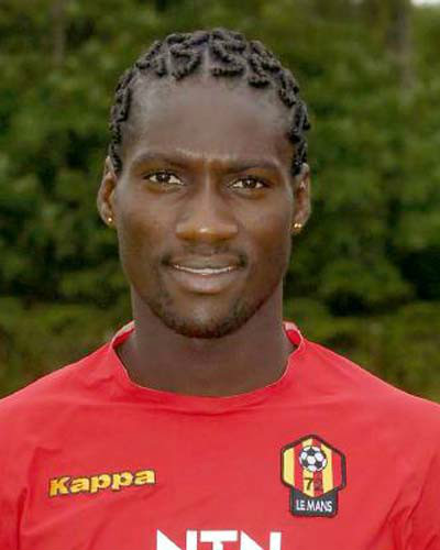  p>伊斯梅尔·班古拉,1985年1月2日出生于 a href="#" data-lemmaid="