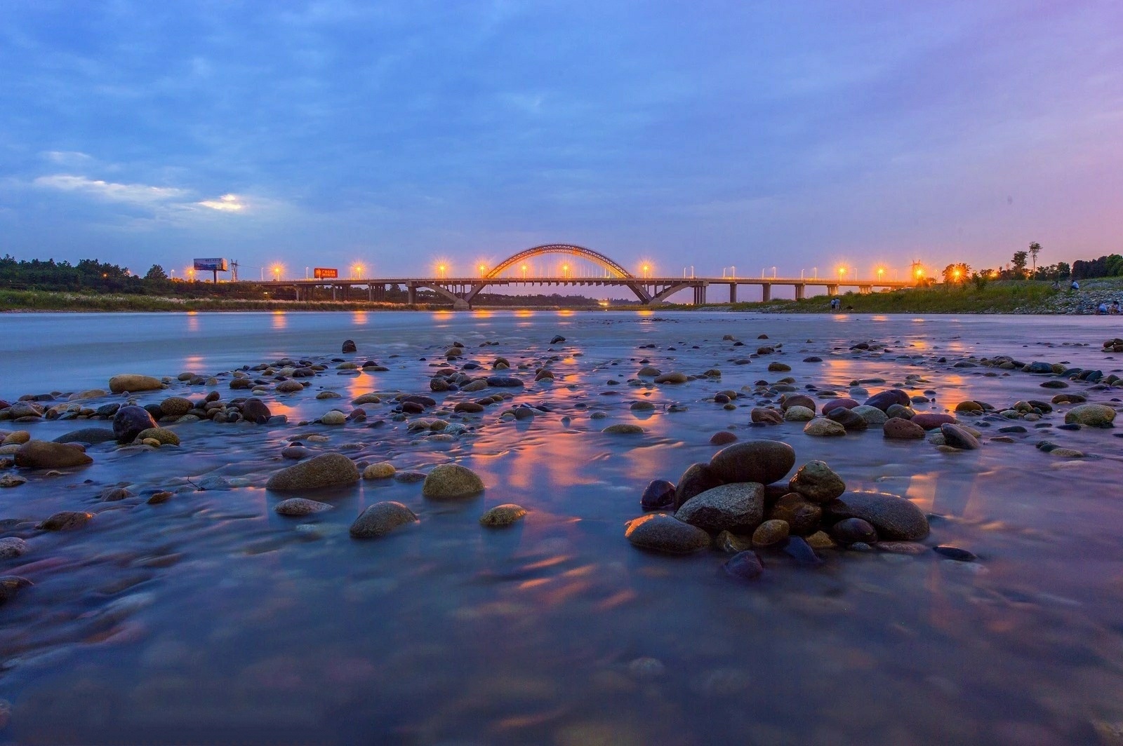  p>温江区,四川省成都市辖区,是成都中心城区的重要组成部分,地处成都