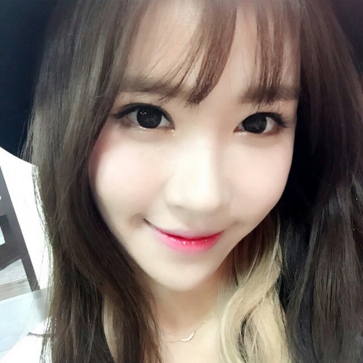  p>金敏英(ellin),1990年4月2日出生于韩国首尔,歌手,女子组合 a