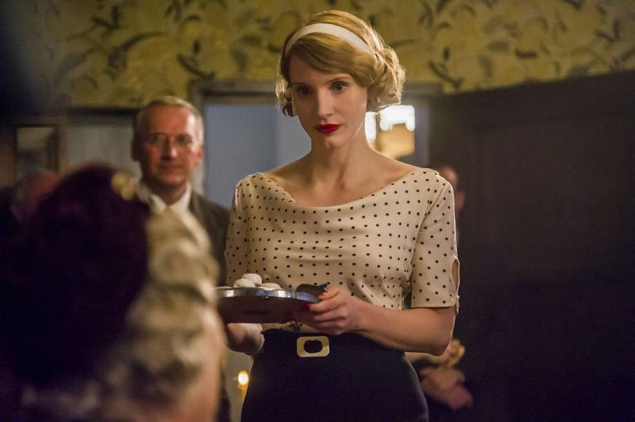 《动物园长的夫人》是由 a target="_blank" href="/item/妮琪·卡罗