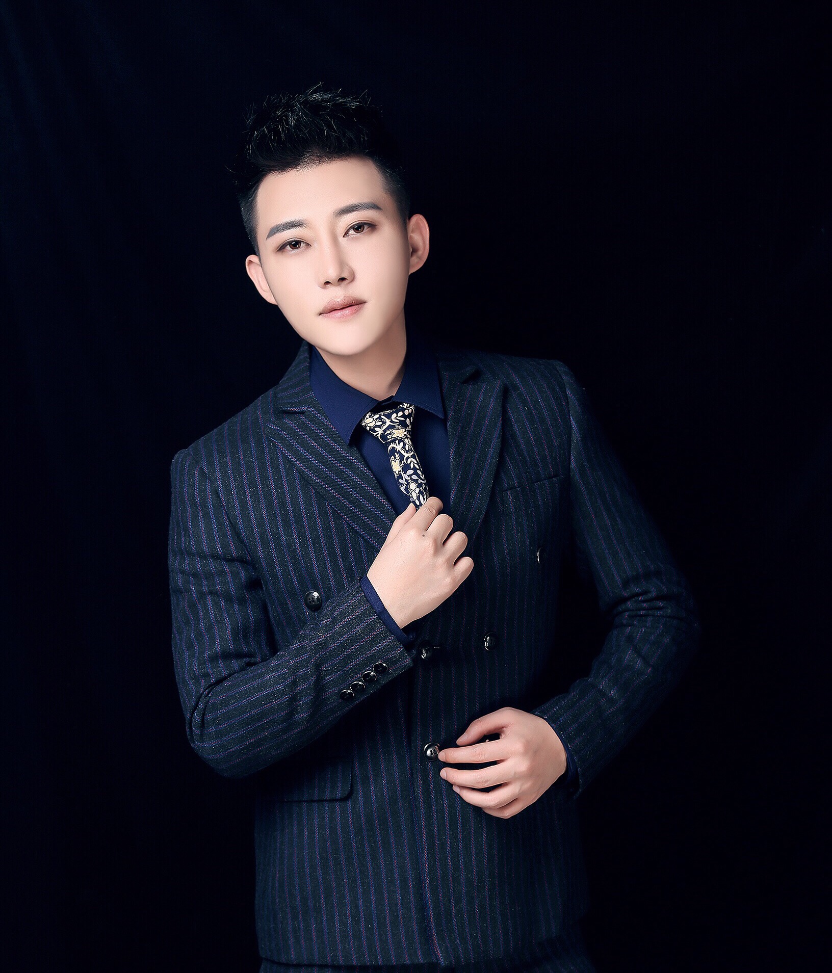 gnazzc74zx">吴江,1995年10月24日出生于山西省吕梁市,中国内地男演员